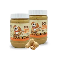 Deux pots de beurre de cacahuète pour chien, "Dilly's Poochie Butter", avec des cacahuètes.