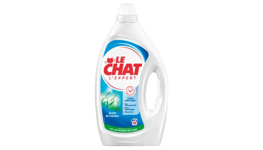 Bouteille de lessive "Le Chat L'Expert" pour laver son chat avec du liquide vaisselle. Parfum longue durée, hypoallergénique.